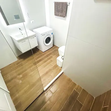 2 Bedroom 1227 *