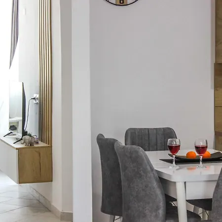 2 Bedroom 1227 *