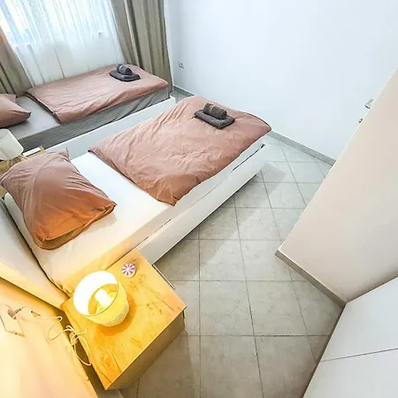 2 Bedroom 1227