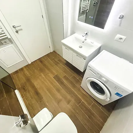 2 Bedroom 1227 아파트